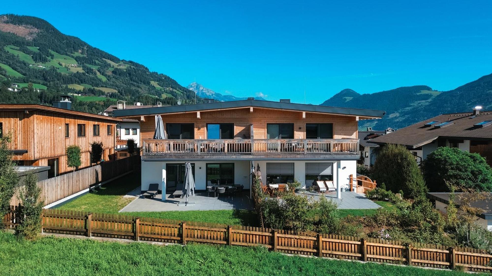 Chez Nous - Balcony Und Car Park By Alpenluxus Appartements Fuegen Exterior photo